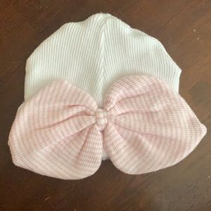 NWOT Newborn Bow Beanie